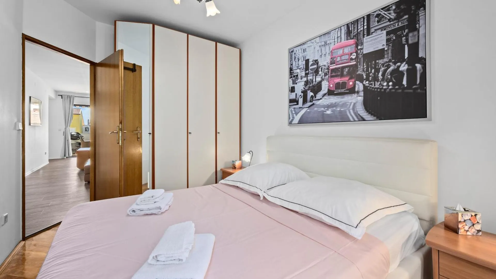 Ellie Kajak Pula Apartment